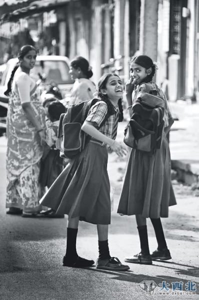 克久拉霍小城扫街——天真的印度学生