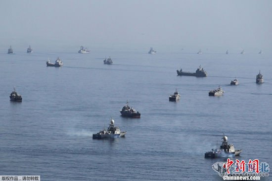 2012年1月3日，在代号为“守卫90”的海上军事演习最后一天，伊朗在南部海域举行了海上阅兵。