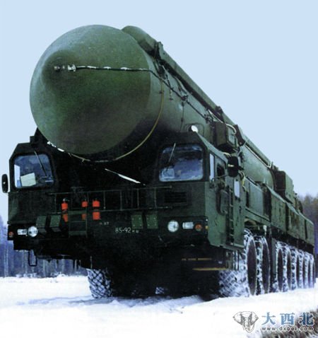 俄罗斯军队列装的白杨-M洲际弹道导弹