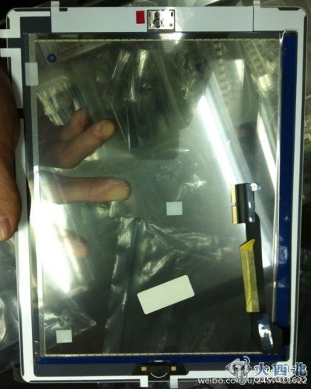 新浪微博网友cnapplefan发布了一张据称是iPad 3的照片