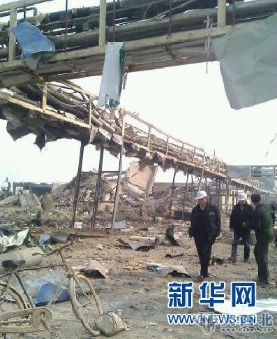     这是2月28日拍摄的河北赵县一化工厂爆炸事故现场。当日9时20分左右，河北省赵县生物产业园河北克尔化工有限公司1号车间发生爆炸。爆炸发生时，附近村庄有震感。新华社发