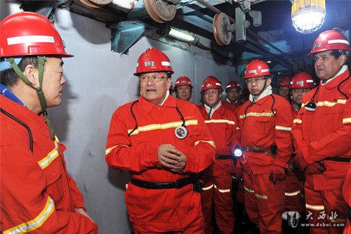 雪克来提·扎克尔在神华乌东煤矿进行安全生产检查坚定不移保障安全发展确保人民生命财产安全